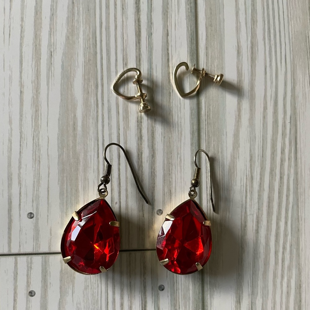4 pairs - Big red rhinestone, blue Hawaiian, small gold tone heart screw back